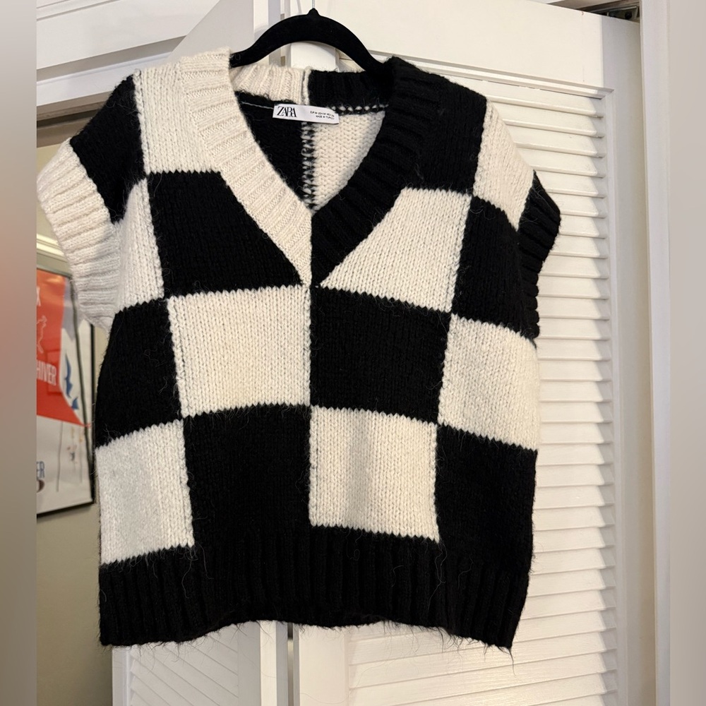 Zara Woman Black and White Checkered Sweater | Size: M